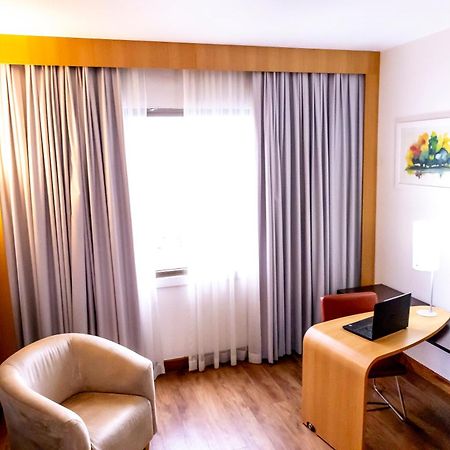 Novotel Porto Alegre Tres Figueiras Екстериор снимка